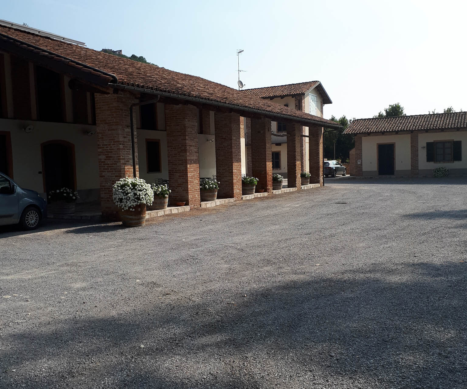 01 Visitlmr Immagini La Tua Vacanza Dove Dormire Dove Dormire Elenco Strutture Langhe Roero Monticello D Alba Agr La Cascinetta 6412 Image Thumb 6412 Thumb1920 Monticello D Alba Agr La Cascinetta 3 5bfd73b6
