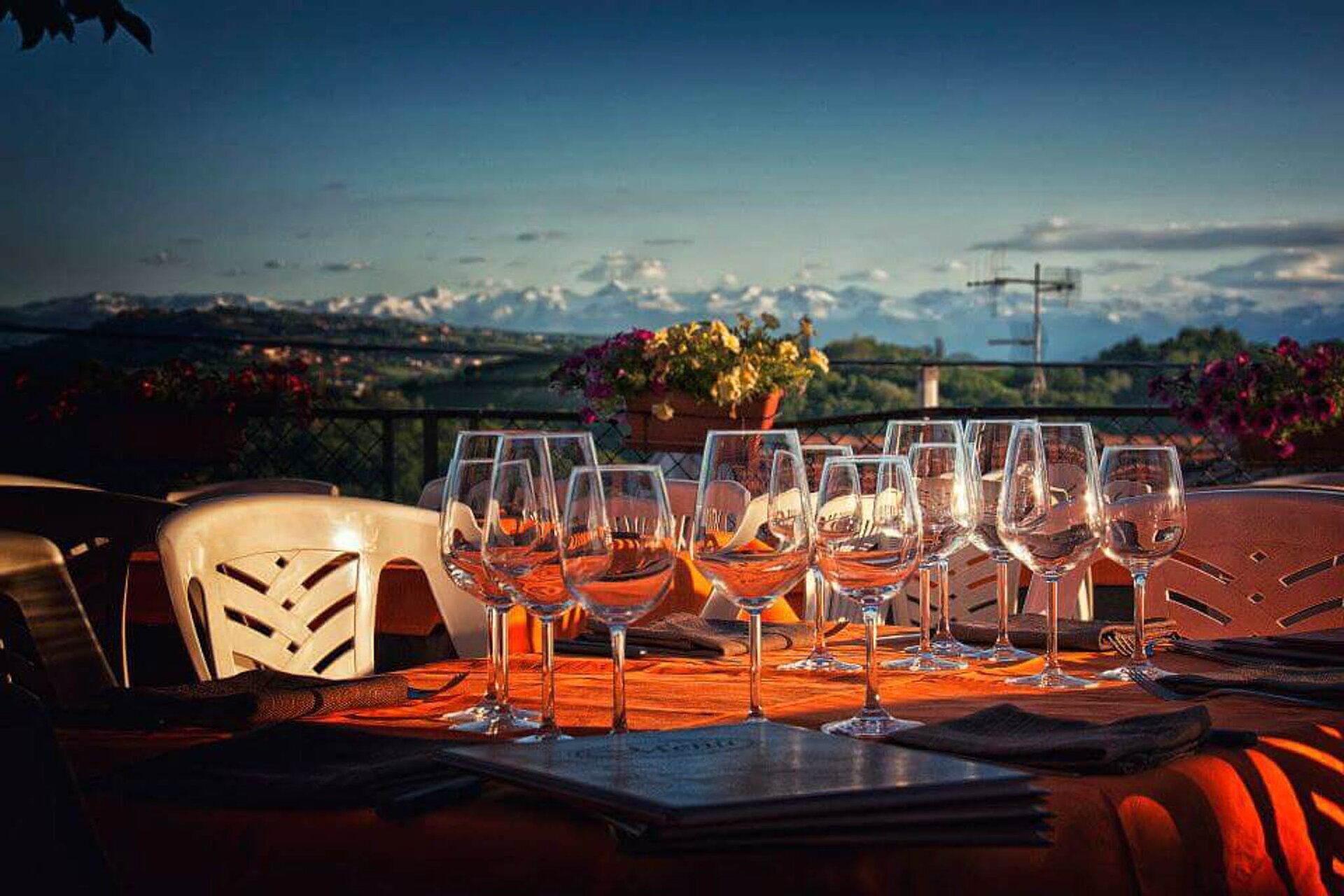 01 Visitlmr Immagini La Tua Vacanza Dove Mangiare Dove Mangiare Elenco Ristoranti Langhe Roero Monticello D Alba Il Giardino Del Roero 5489 Image Thumb 5489 Thumb1920 Monticello D Alba Il Giardino Del Roero 2 Cbcb4718
