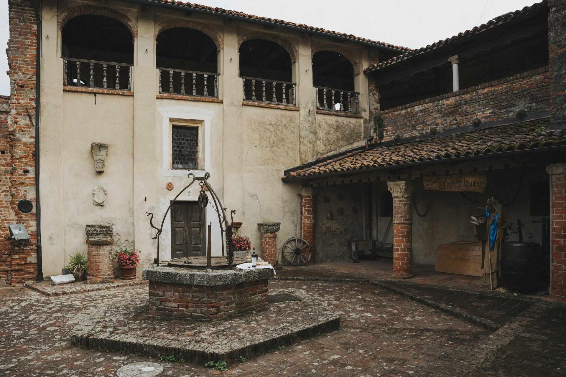 Visita Al Castello Di Monteu Roero