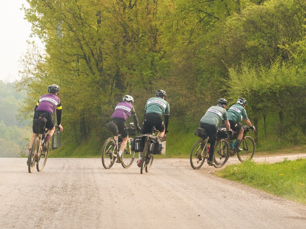 Ef260403 Pg Hires Riders 251 Dimensioni Grandi
